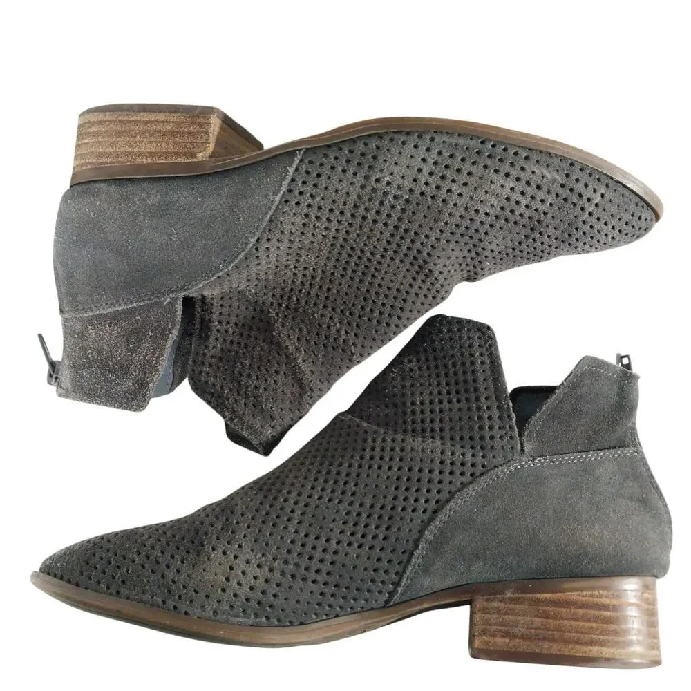 CROWN VINTAGE! DOVE GRAY GENUINE LEATHER PERFORATED DETAIL ANKLE BOOTS! SZ 10M